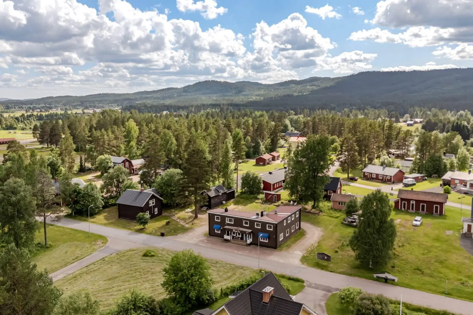 Other, Limedsforsen 139 & 141 (Skiers Inn), Lima-Torgås, Malung-Sälen. Photo 1 of 40
