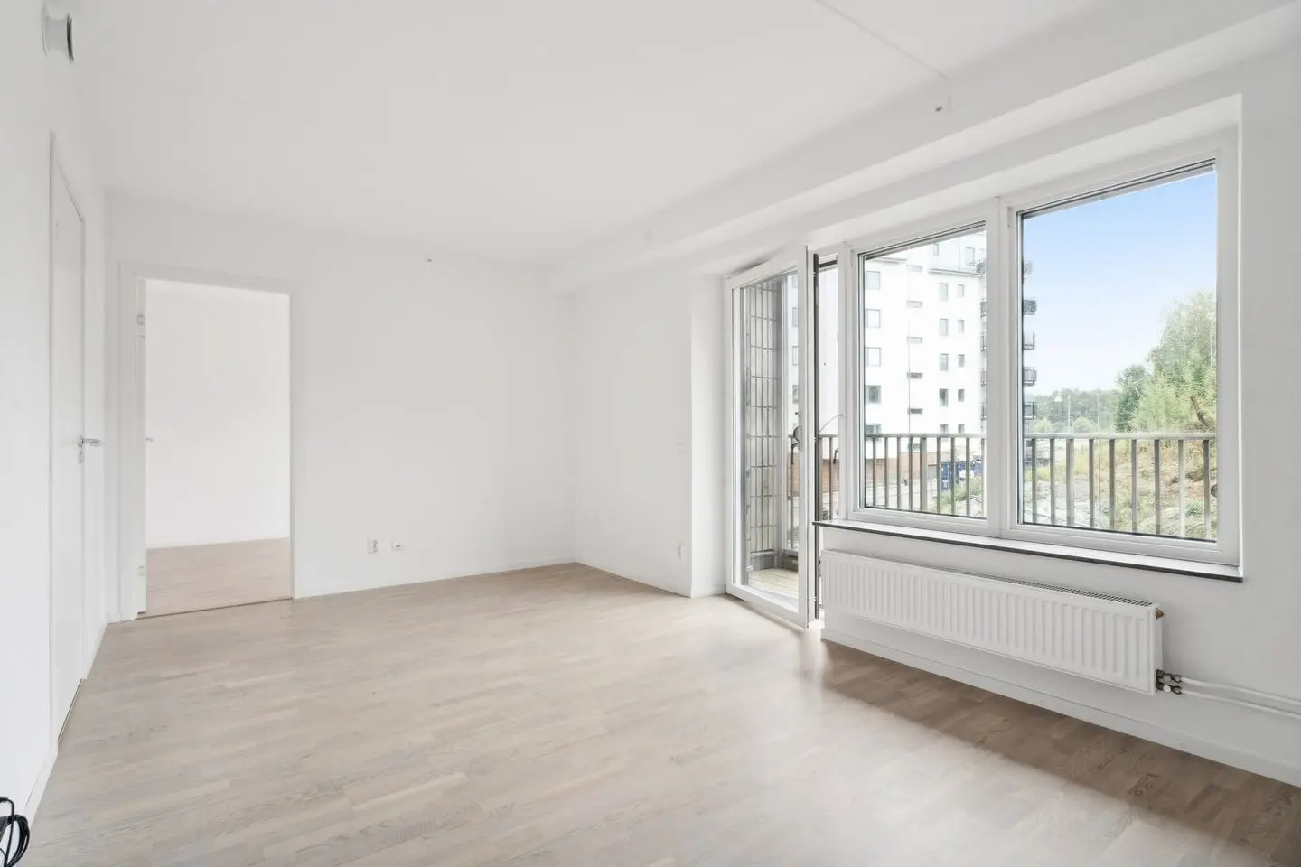 Lägenhet, Bratteråsbacken 22, Göteborg. Bild 1 av 53