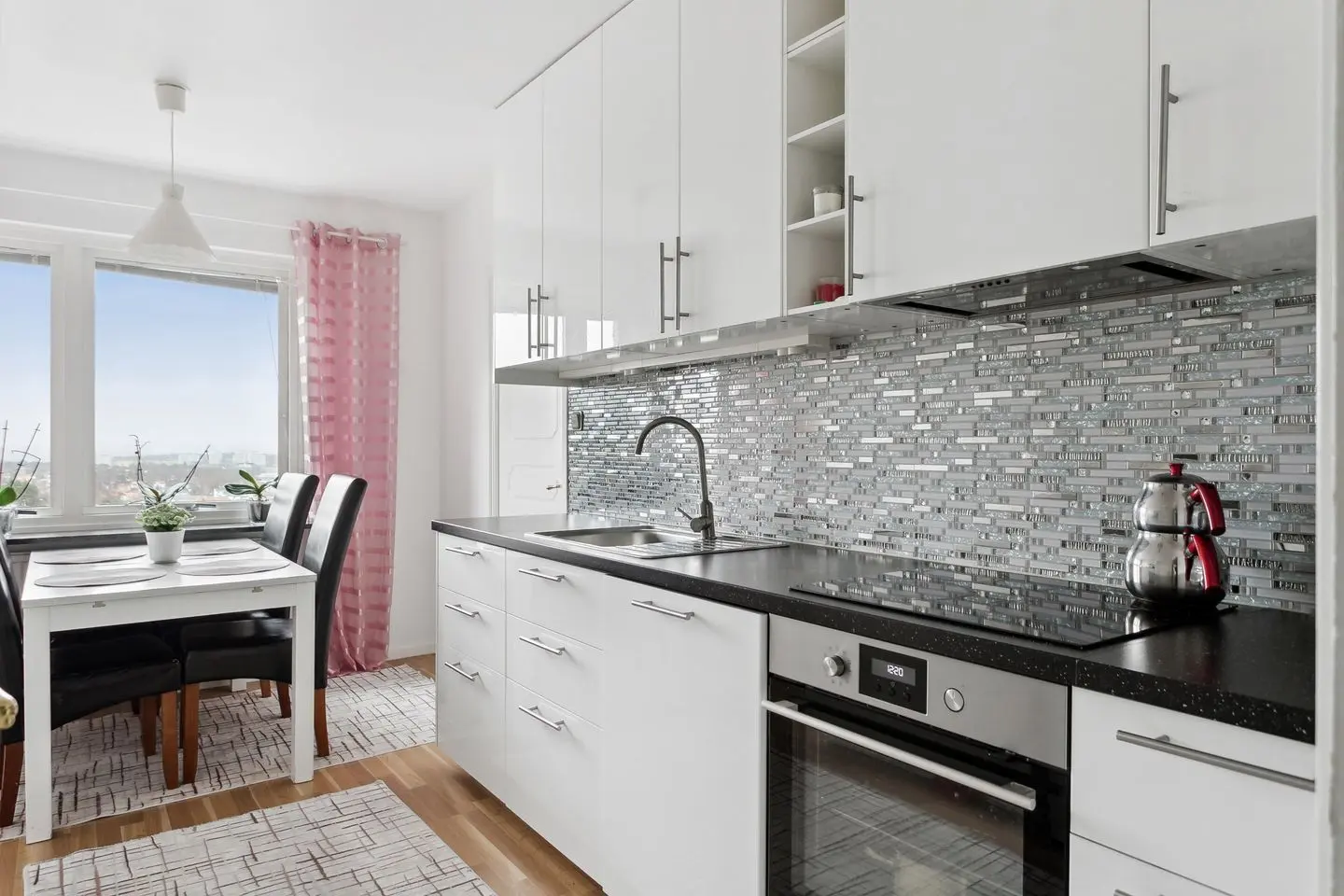Apartment, Önskevädersgatan 41, Göteborg. Photo 1 of 18