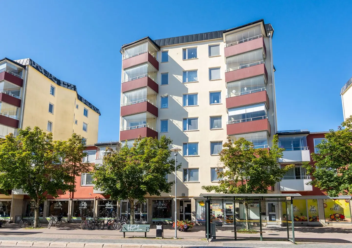 Bild 1 av 25 på Hyttgatan 13B
