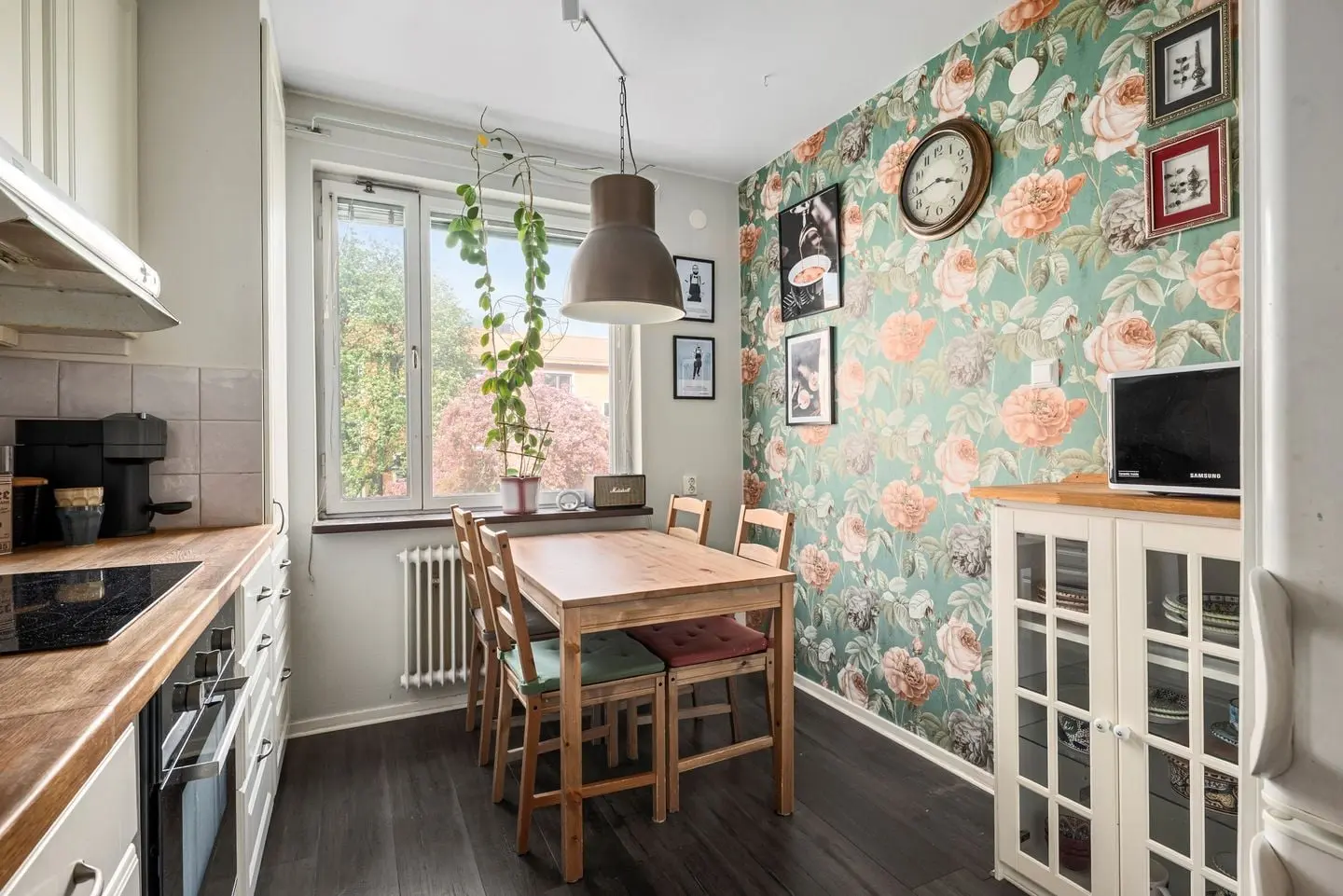 Apartment, Astrakangatan 93, Stockholm. Photo 1 of 17