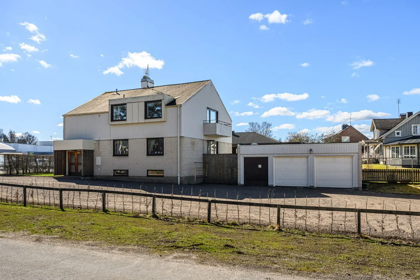 Villa, Skolgatan 11A, Älmhult. Bild 1 av 39