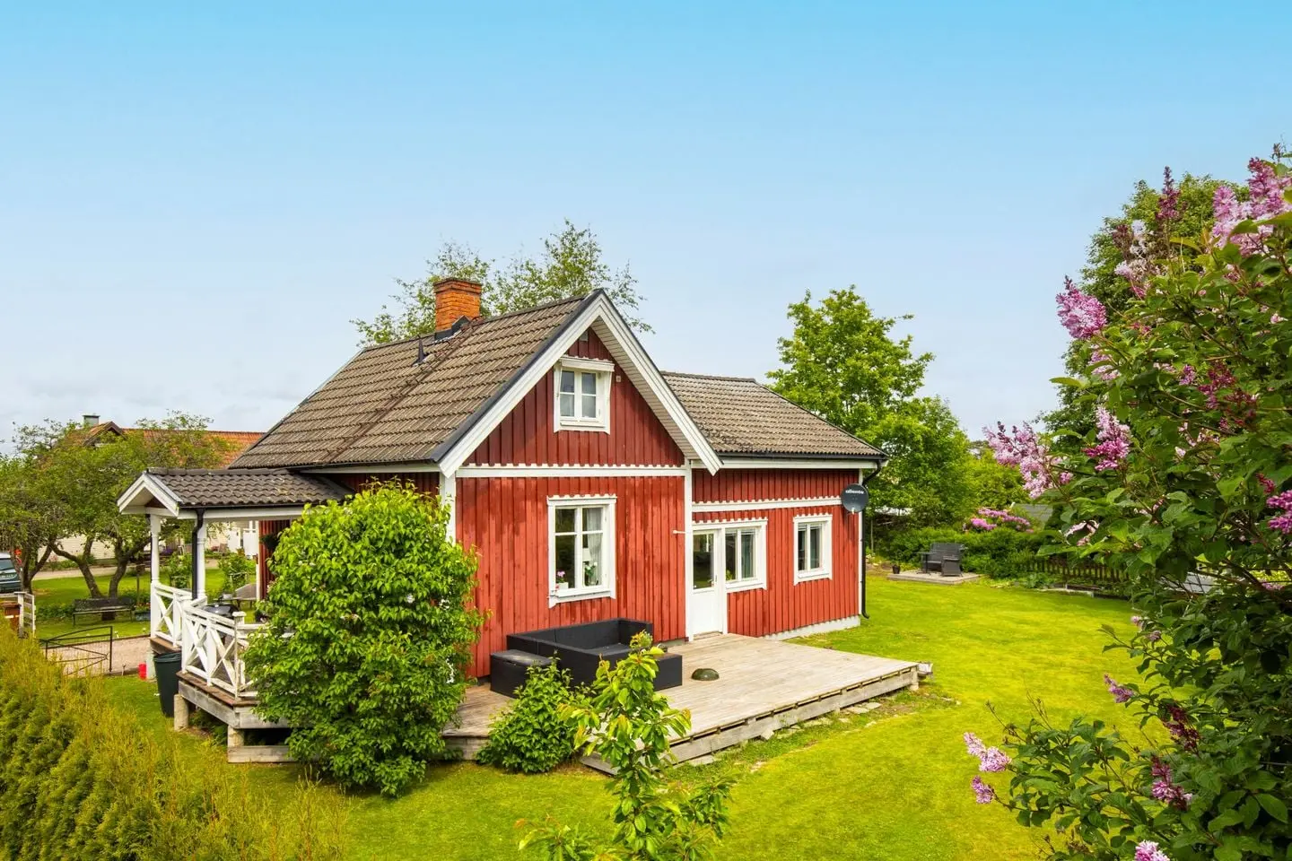 Bild 1 av 44 på Romelevägen 33