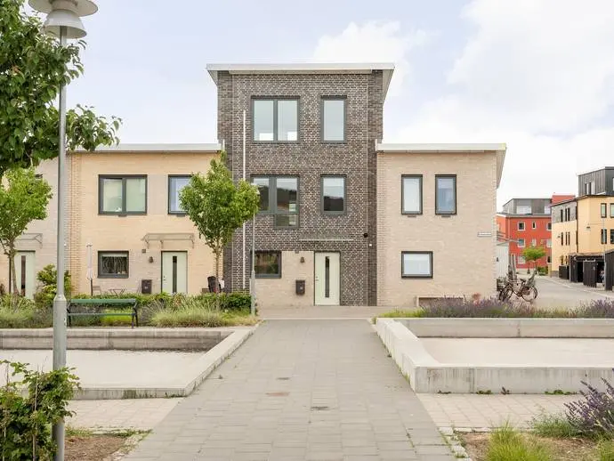 Bild 1 av 20 på Kanalgränd 45