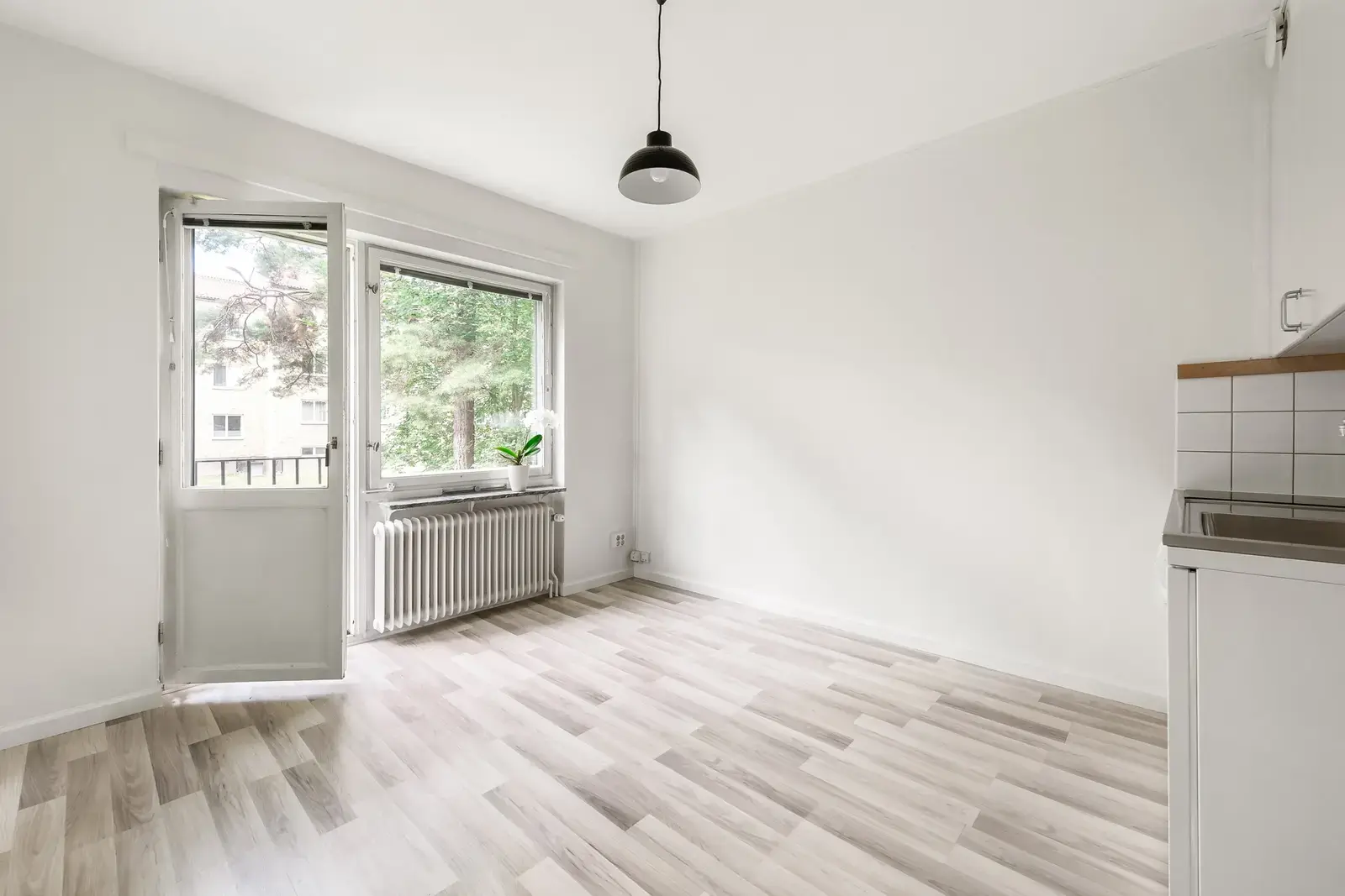 Apartment, Jönåkersvägen 7. Photo 1 of 20