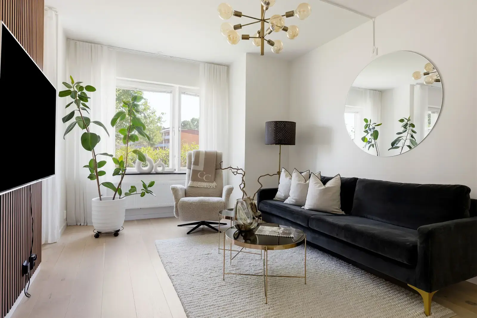 Apartment, Litteraturgatan 206. Photo 1 of 19