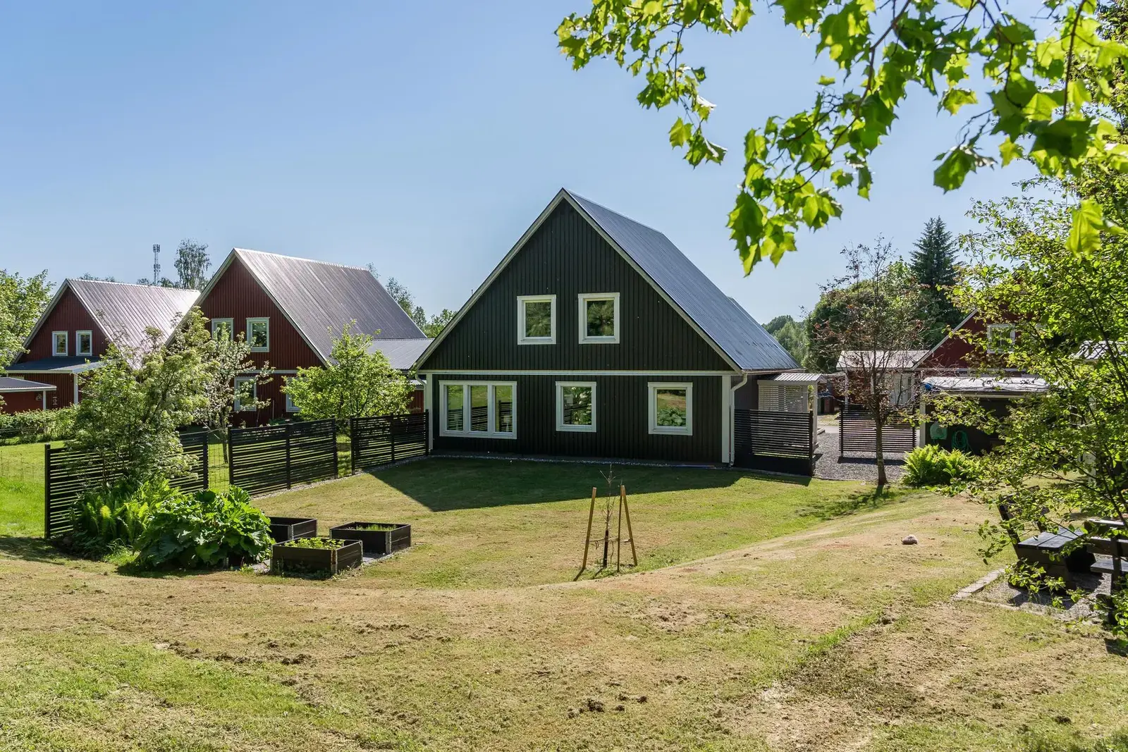 Villa, Lotusgränd 37. Bild 1 av 20