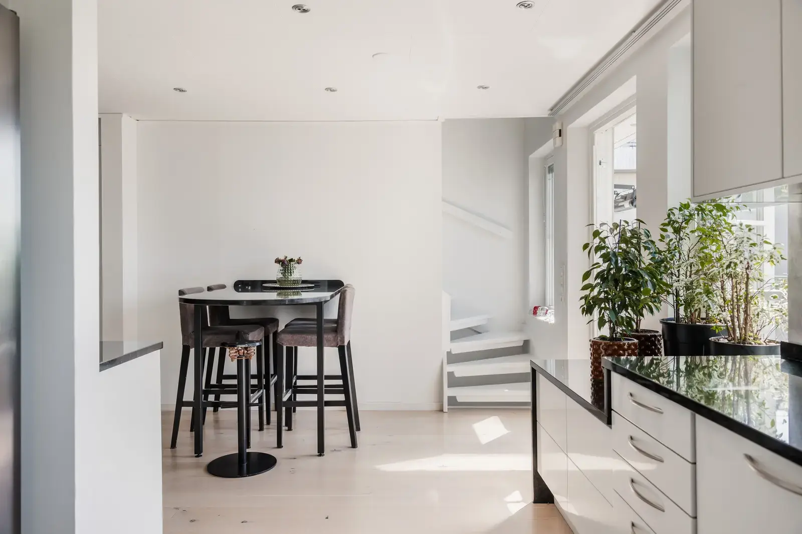 Lägenhet, Valborgsgatan 5E. Bild 1 av 20