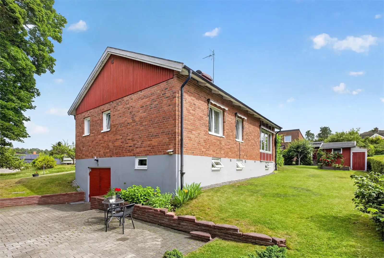Villa, Ymervägen 2. Bild 1 av 5