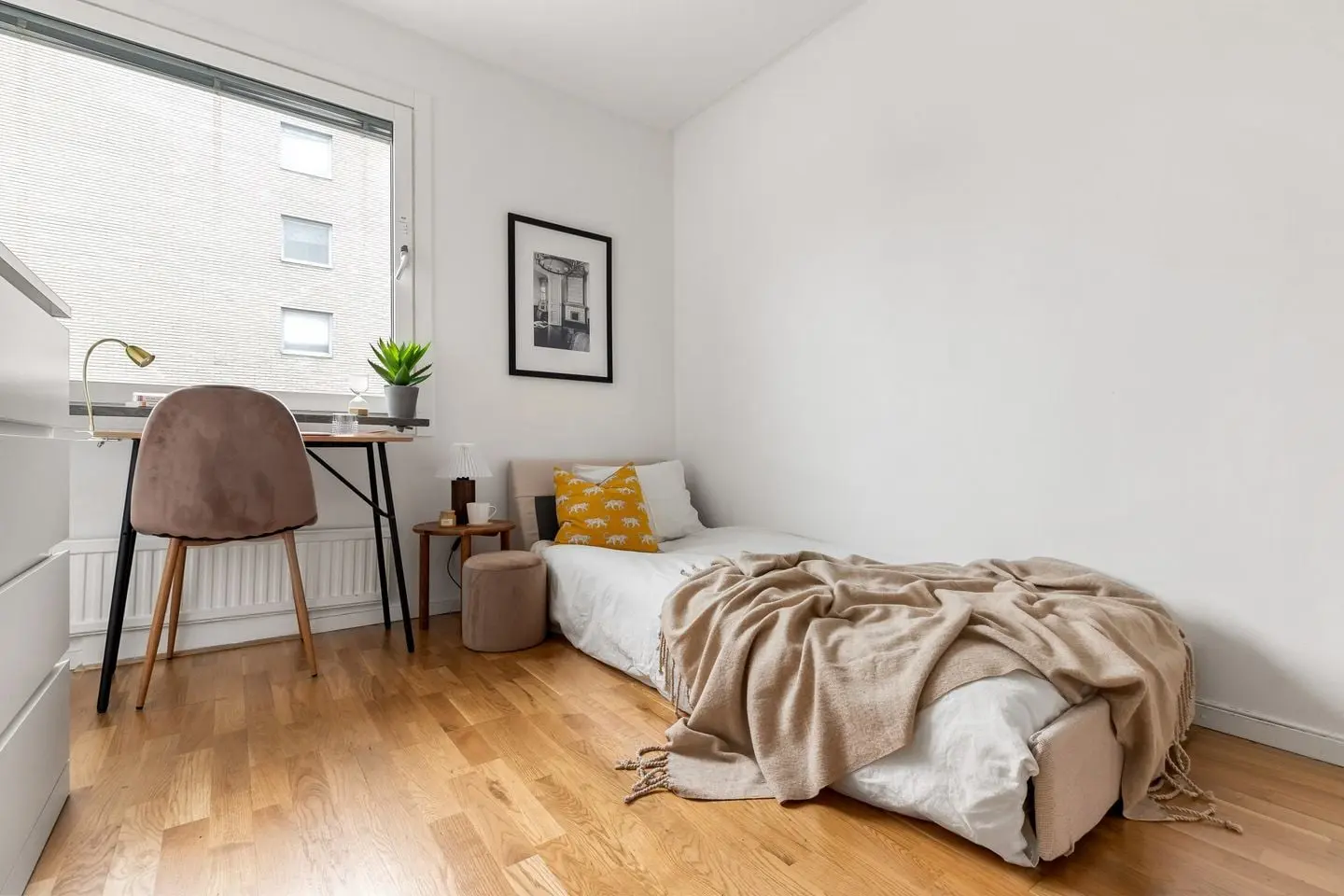 Lägenhet, Lötsjövägen 77, Sundbyberg. Bild 1 av 9