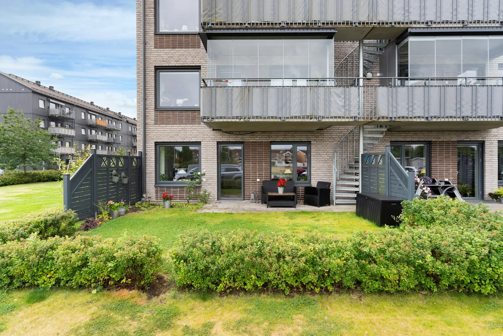 Bild 1 av 20 på Lantgårdsvägen 4