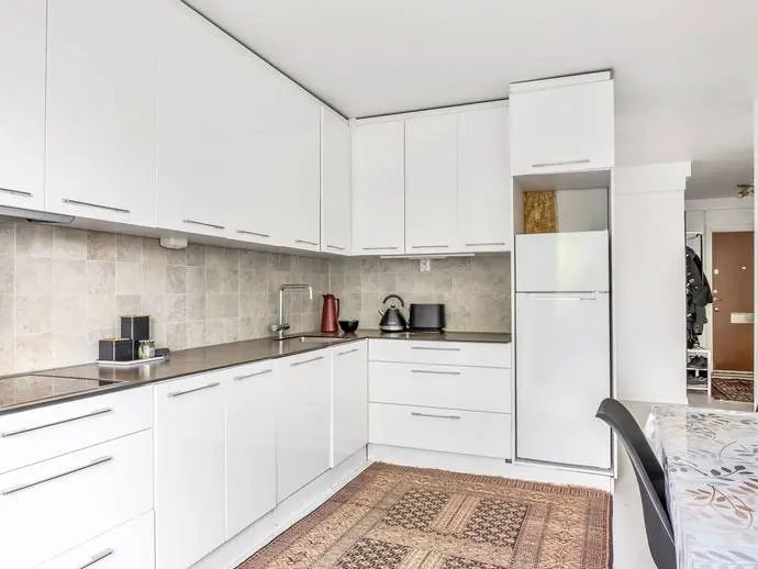 Lägenhet, Serenadgatan 24. Bild 1 av 16