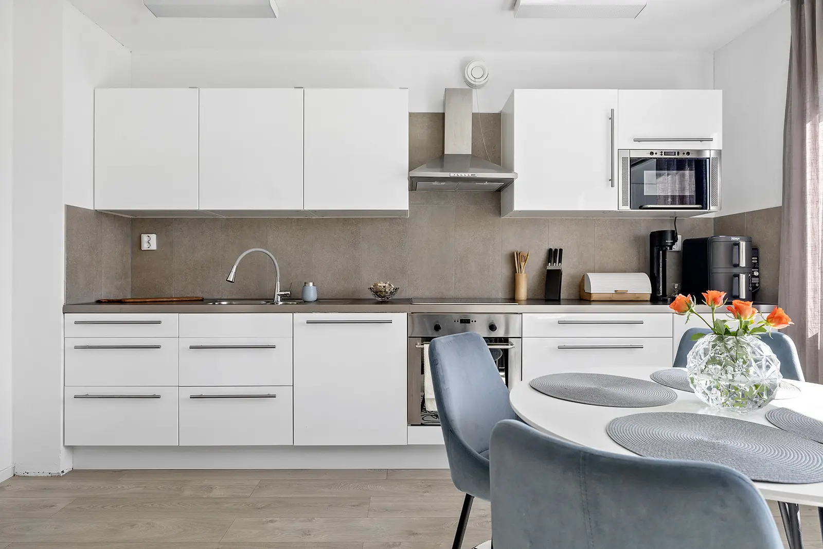 Apartment, Hovslagaregatan 24. Photo 1 of 15
