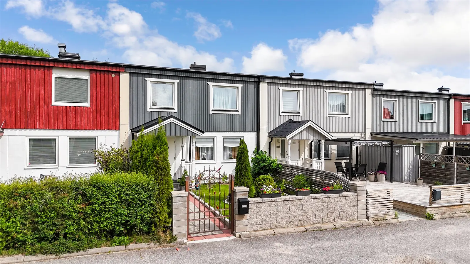 Semi-detached/terraced, Storskiftesvägen 105. Photo 1 of 5