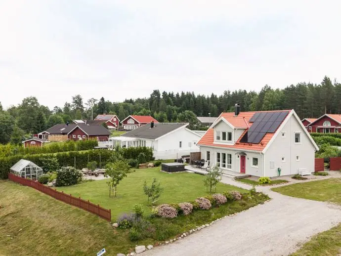 House, Lycka Sjörsvägen 10. Photo 1 of 20