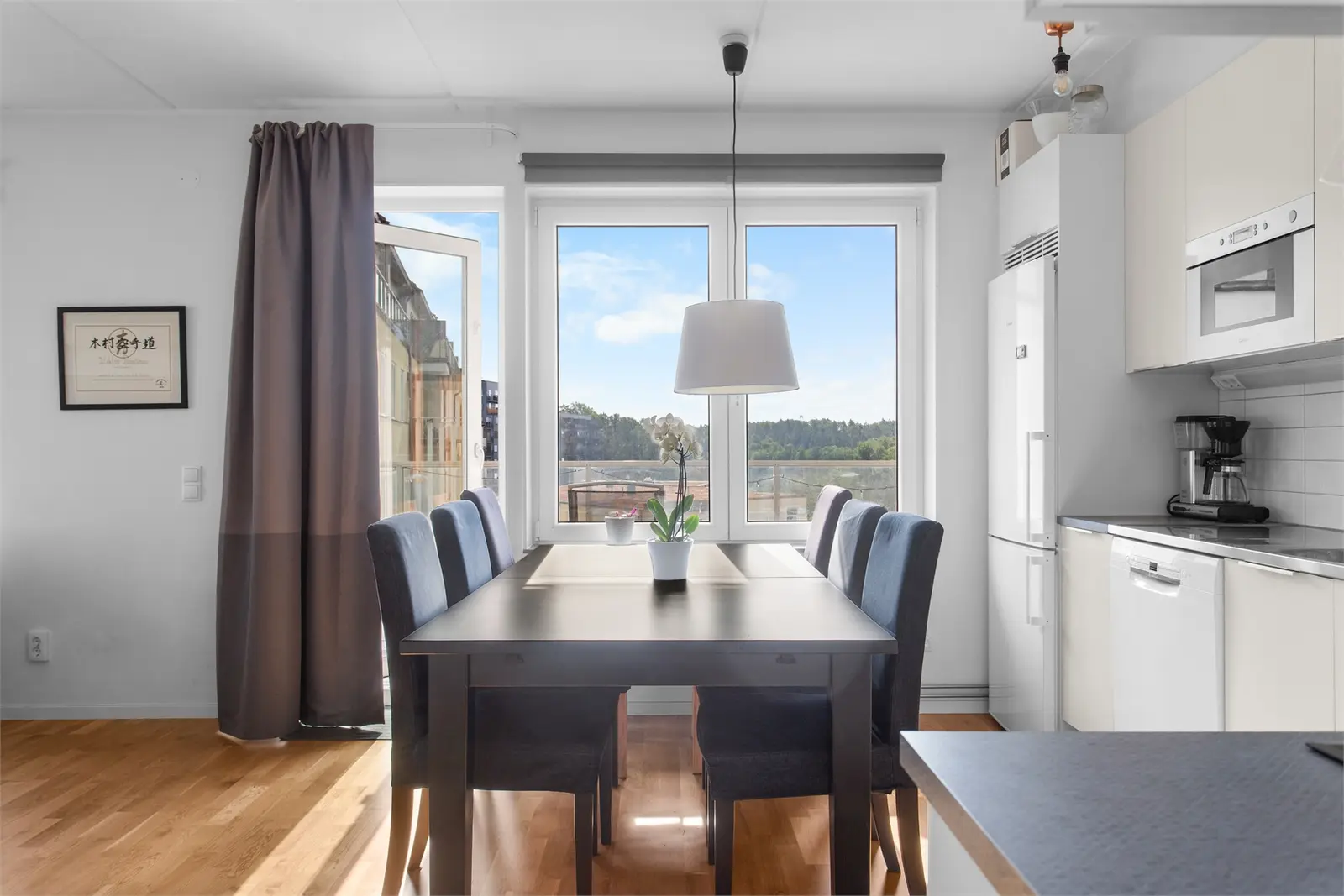 Bild 1 av 15 på Sandstuguvägen 49