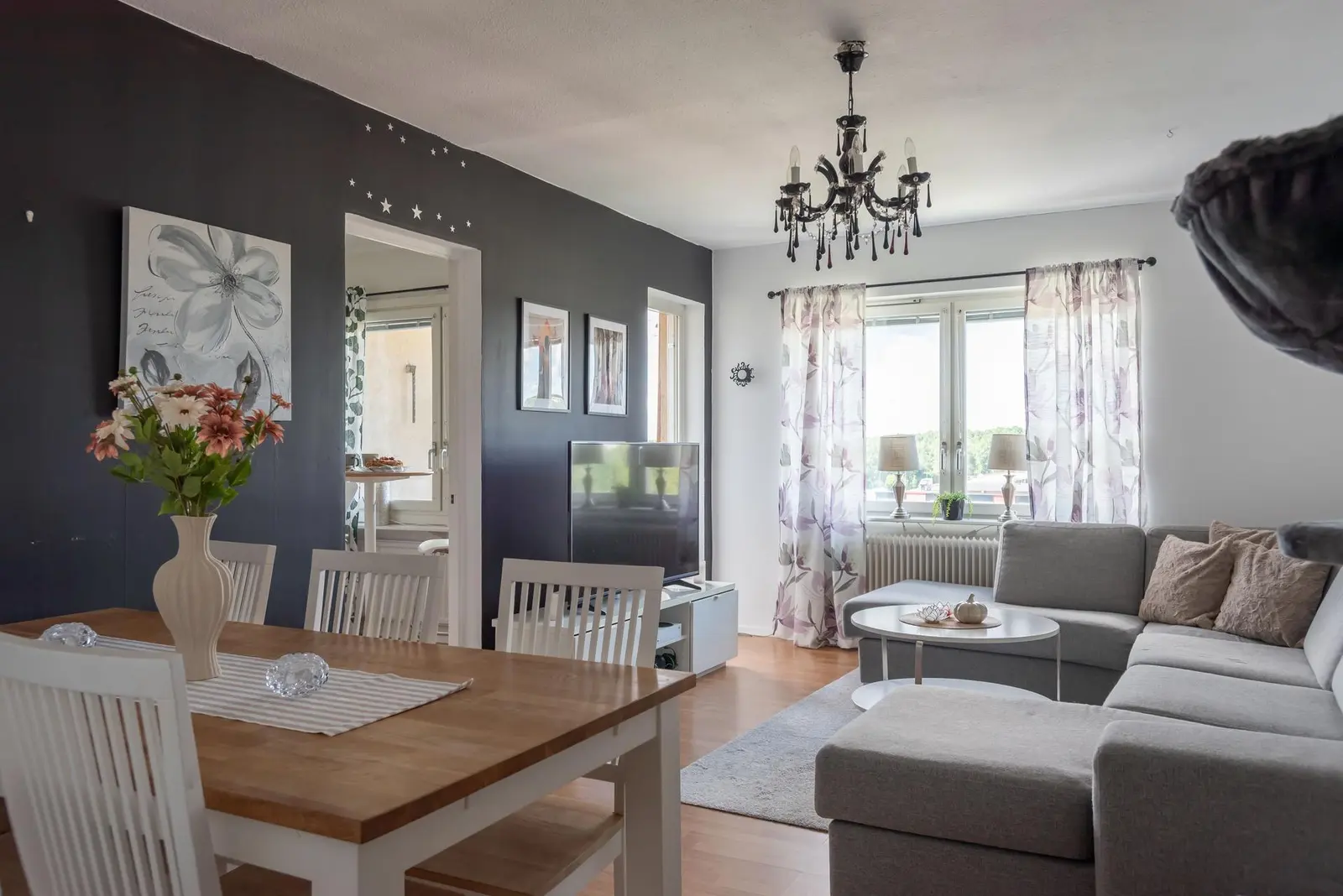 Apartment, Gösta Berlings Väg 35, Karlskoga. Photo 1 of 20