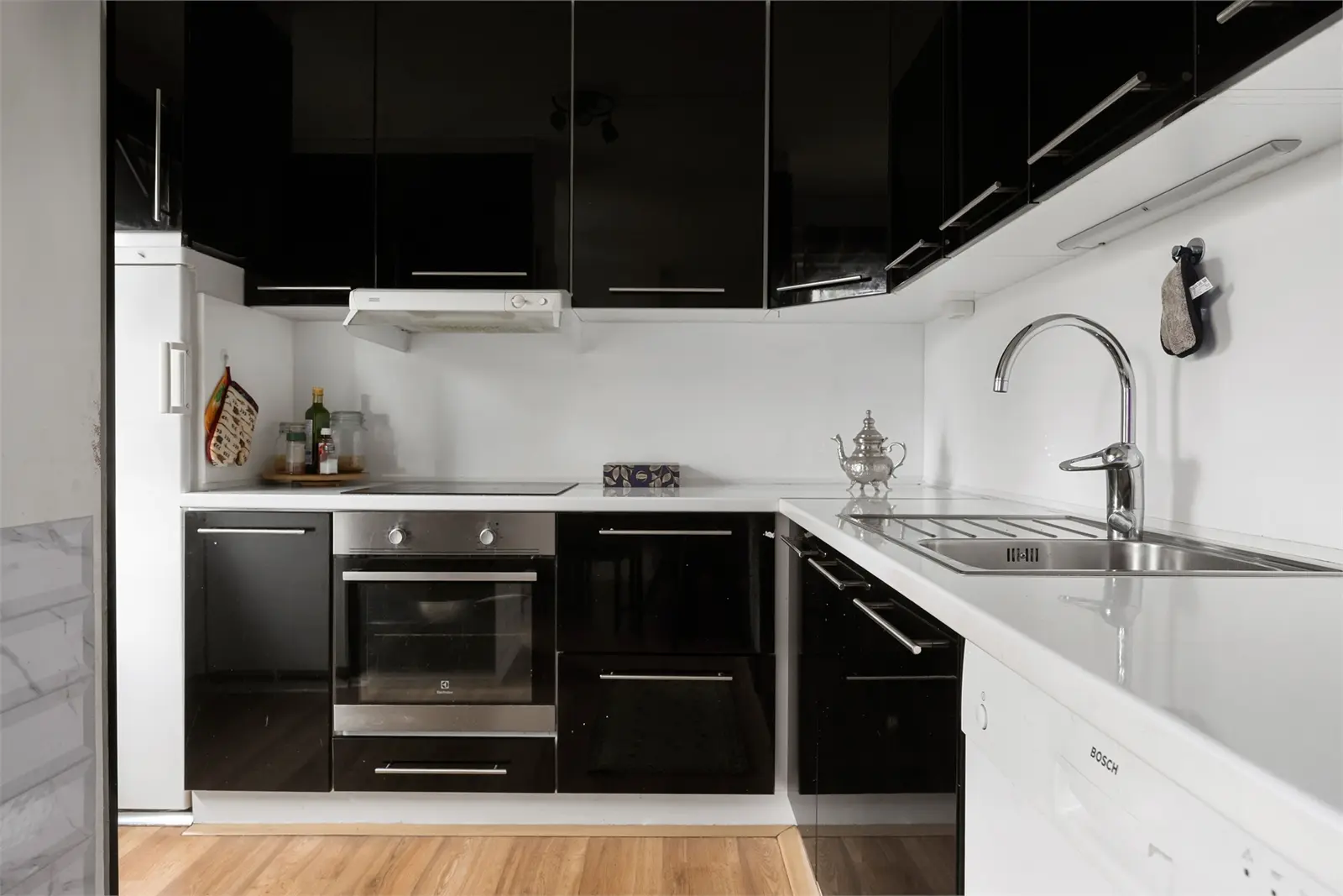 Apartment, Kvadrantgatan 28. Photo 1 of 5