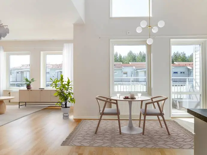 Apartment, Sjöråvägen 8E. Photo 1 of 18