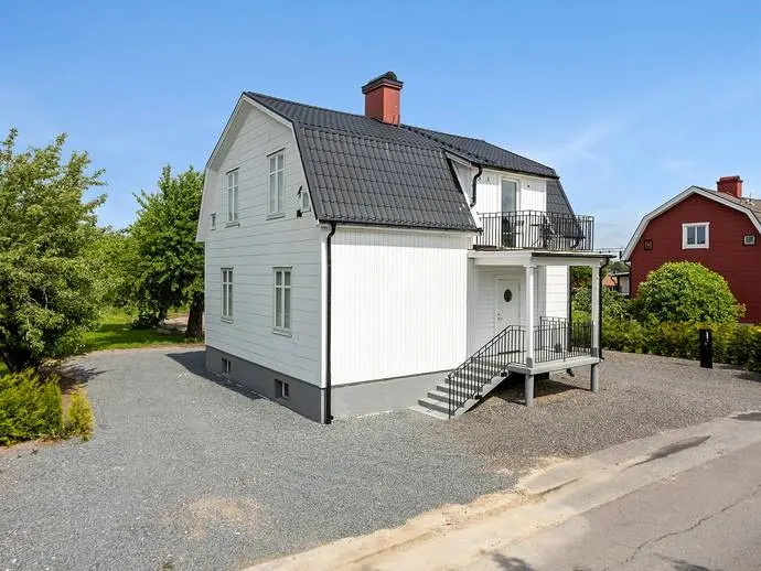 Bild 1 av 20 på Parallellgatan 10