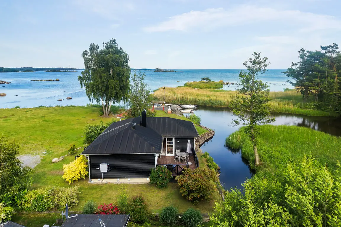 Image 1 of 30 of Björkemöllavägen 1611