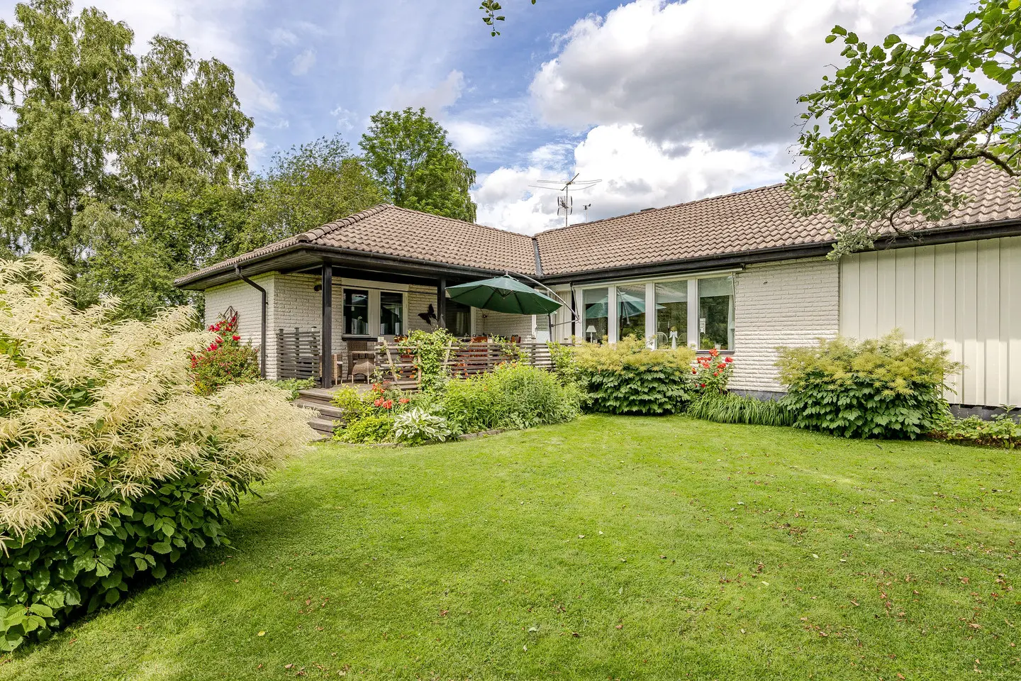 Villa, Gästgivarevägen 50A. Bild 1 av 5