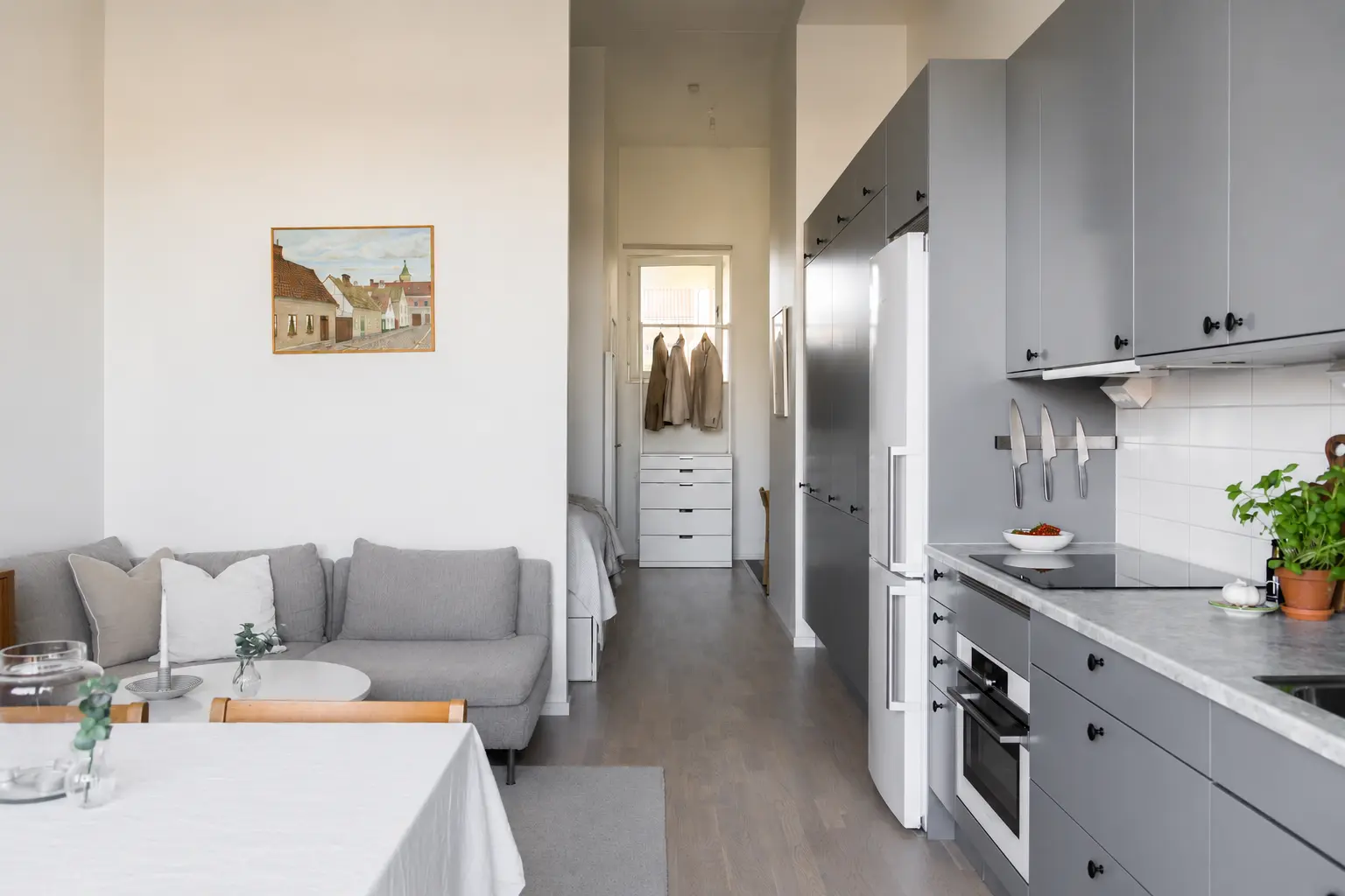 Lägenhet, Dockgatan 49A. Bild 1 av 28