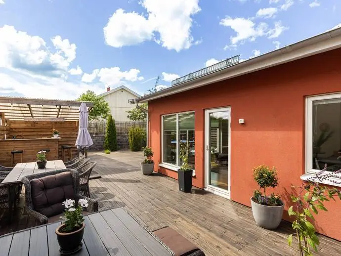 Villa, Sländvägen 31, Strängnäs. Bild 1 av 20