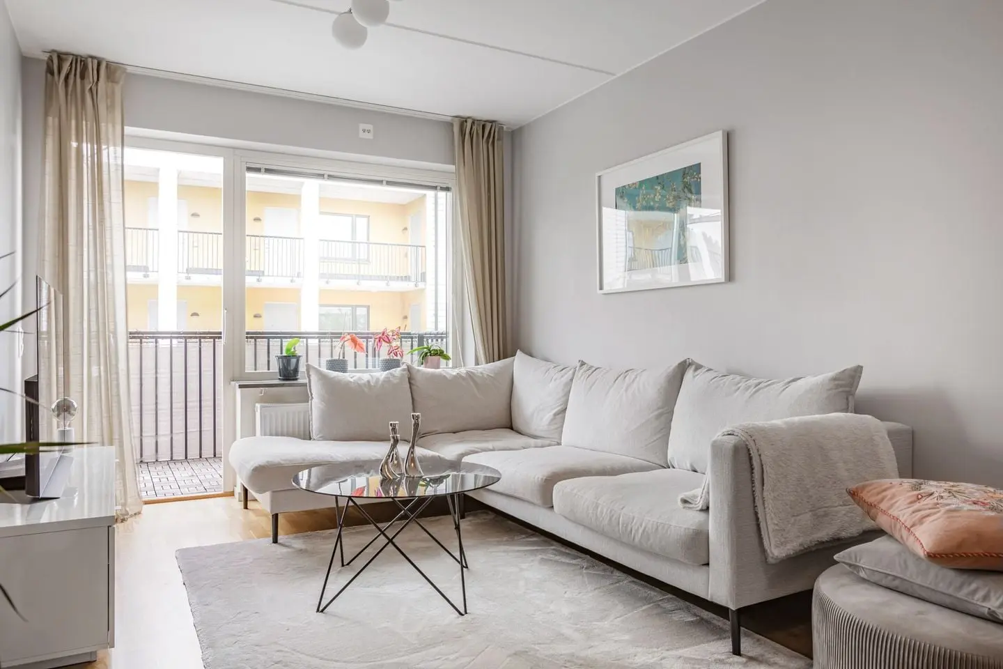 Lägenhet, Emilia Fogelklous gata 13, Stockholm. Bild 1 av 28