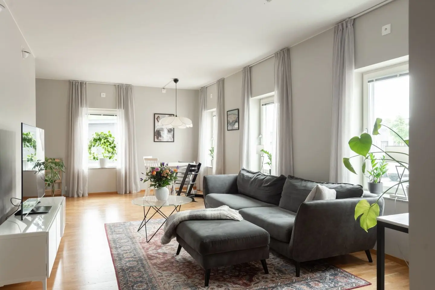 Lägenhet, Kornellvägen 26, Örebro. Bild 1 av 38