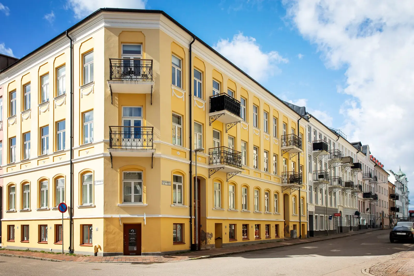 Image 1 of 19 of Aschebergsgatan 14