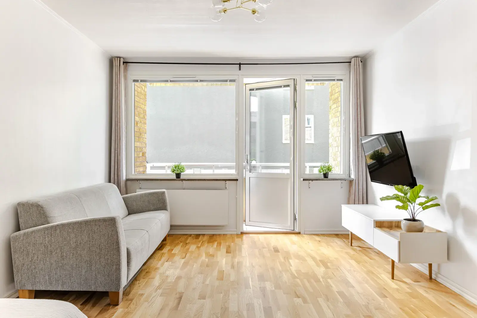 Image 1 of 15 of Kullagatan 4B