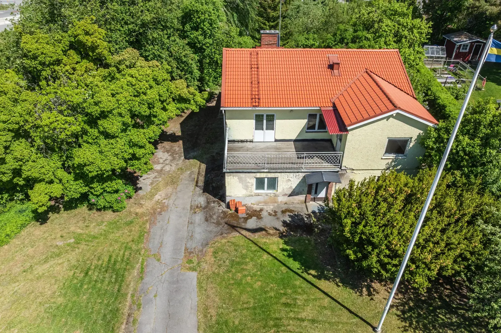 Bild 1 av 19 på Tjädervägen 12