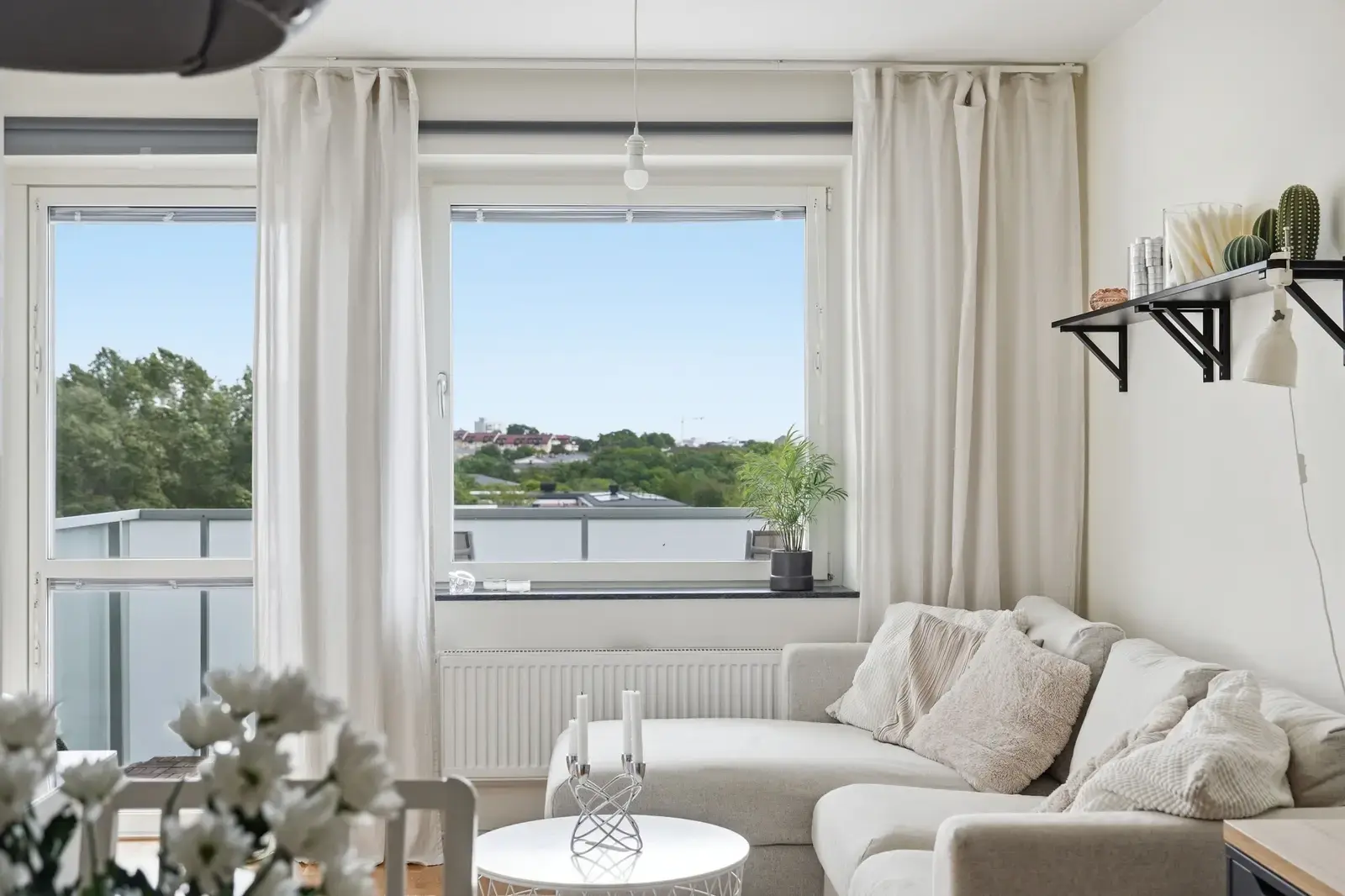 Lägenhet, Råbyvägen 57E. Bild 1 av 20
