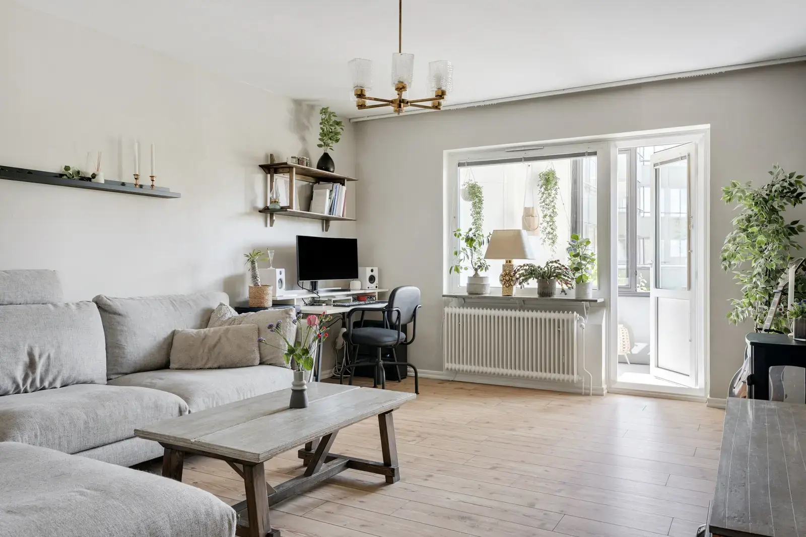 Bild 1 av 18 på Aulingatan 18B