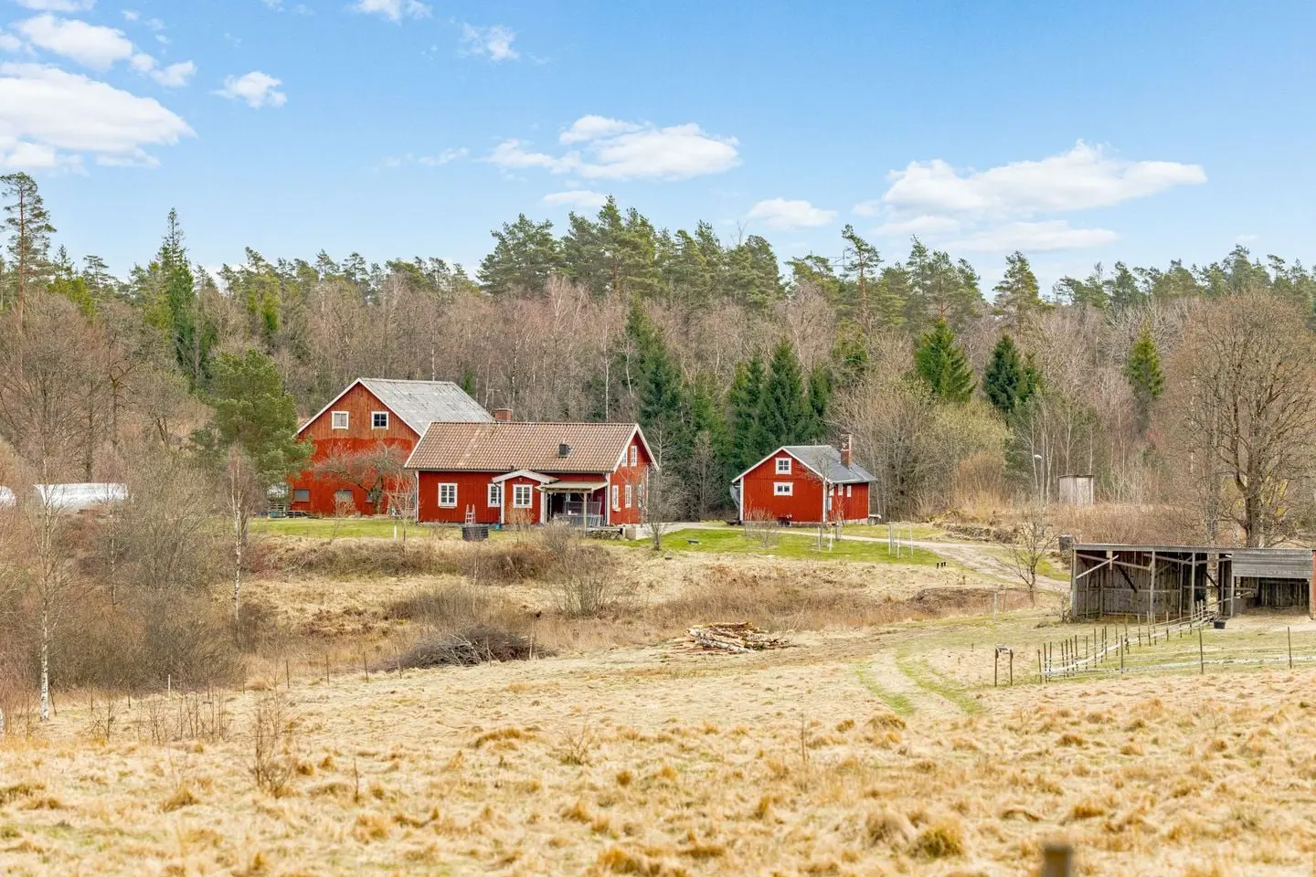Bild 1 av 52 på Östergård 398