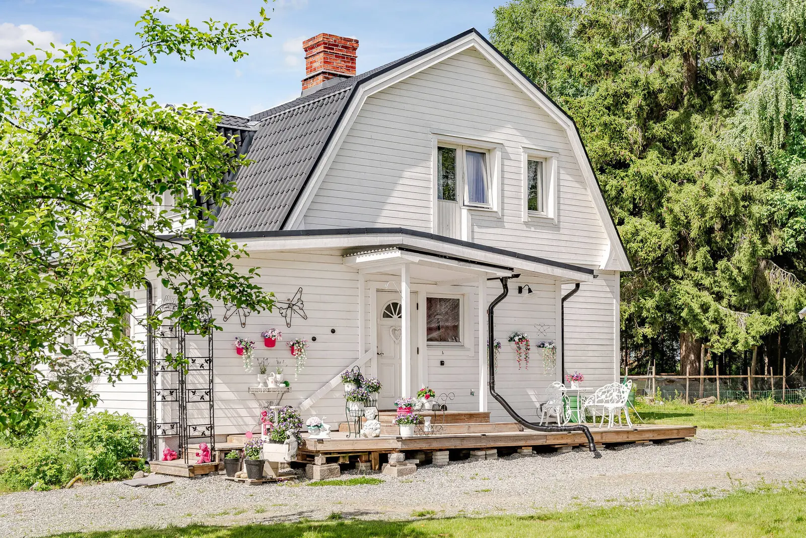 Villa, Albyvägen 22, Alby. Bild 1 av 40