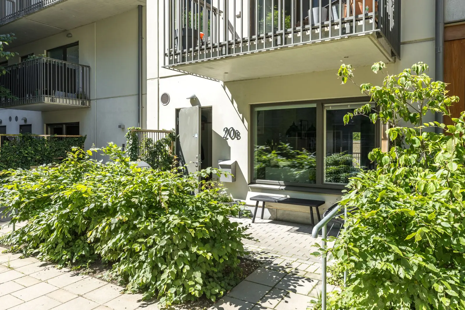 Lägenhet, Skrivaregatan 20 b bv, Malmö. Bild 1 av 33