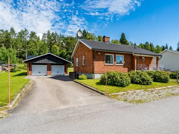 Bild 1 av 20 på Kyrkvägen 37