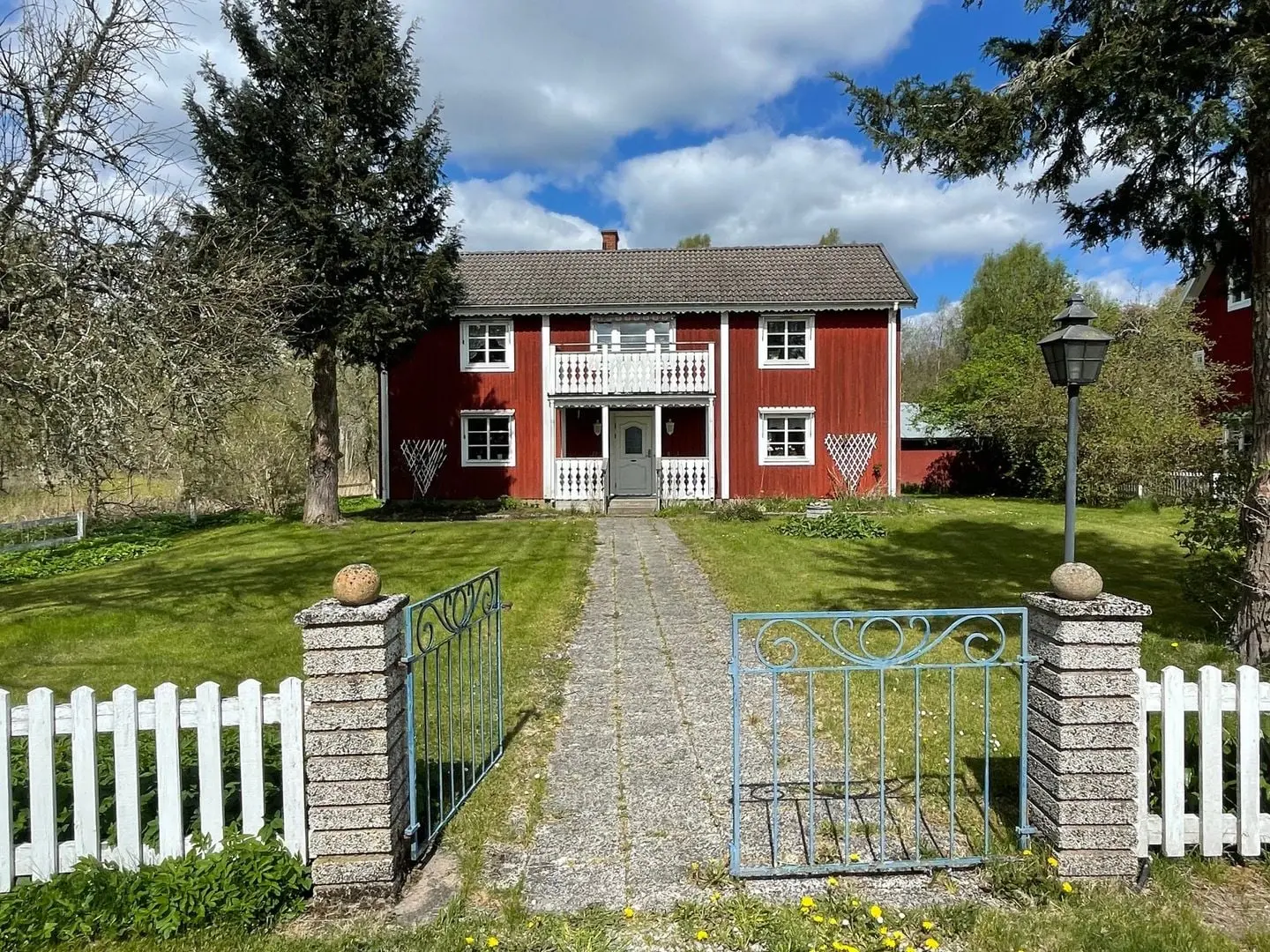 Bild 1 av 24 på Grönadal Södergård 3
