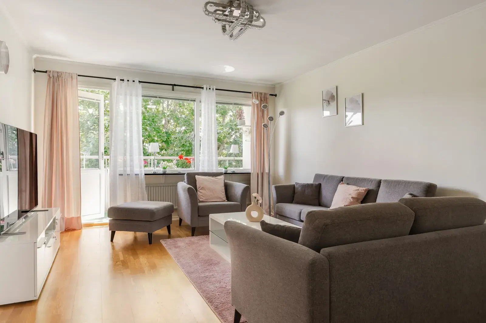 Apartment, Irisgatan 12. Photo 1 of 20