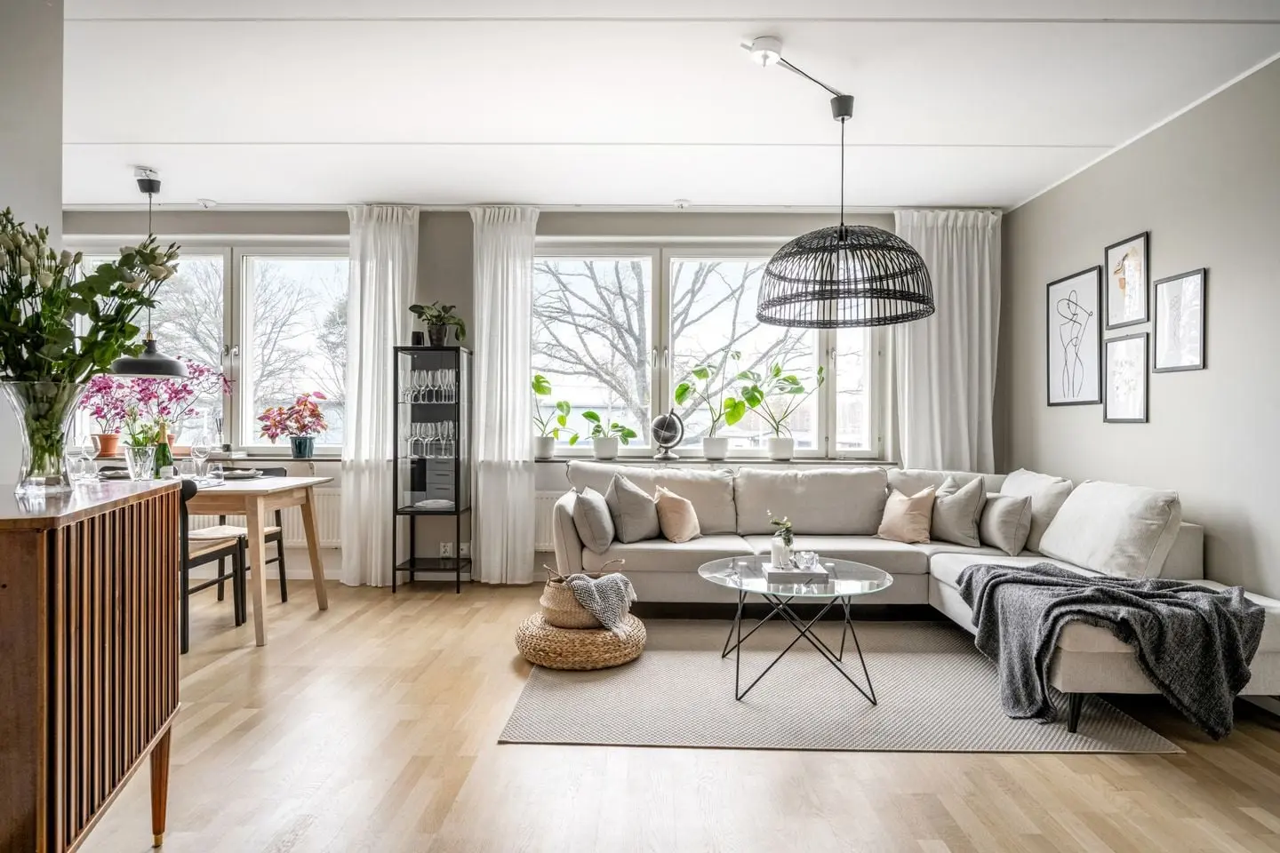 Apartment, Lotta svärds gränd 16, Stockholm. Photo 1 of 34