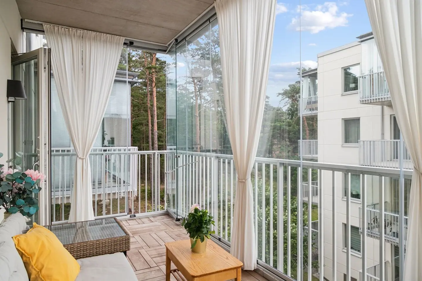 Apartment, Norra Fjädermolnsgatan 27, Göteborg. Photo 1 of 17