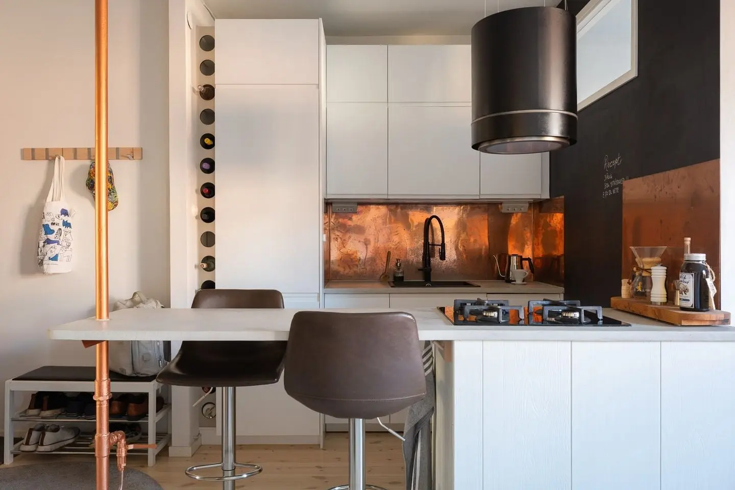 Apartment, Kocksgatan 40, Stockholm. Photo 1 of 36
