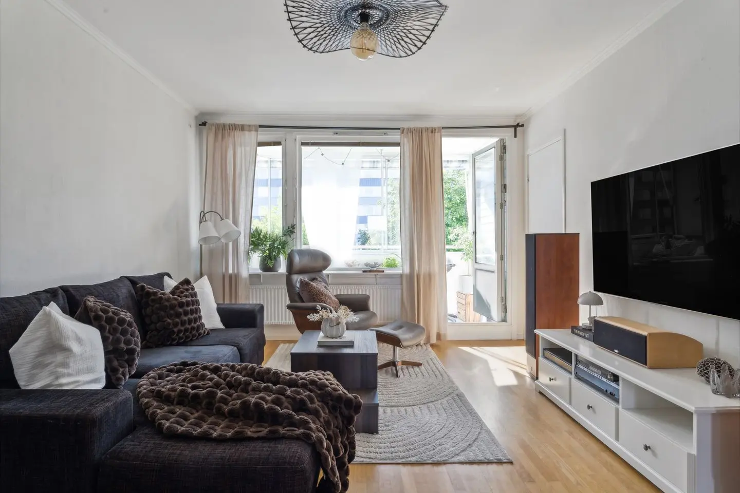 Lägenhet, Karolinernas gata 3, Göteborg. Bild 1 av 24