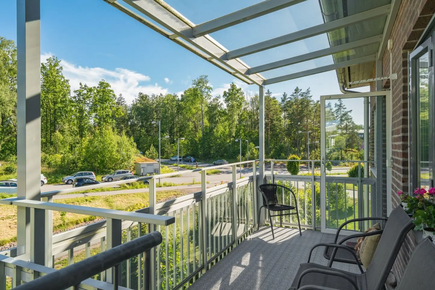 Bild 1 av 32 på Sadelvägen 1