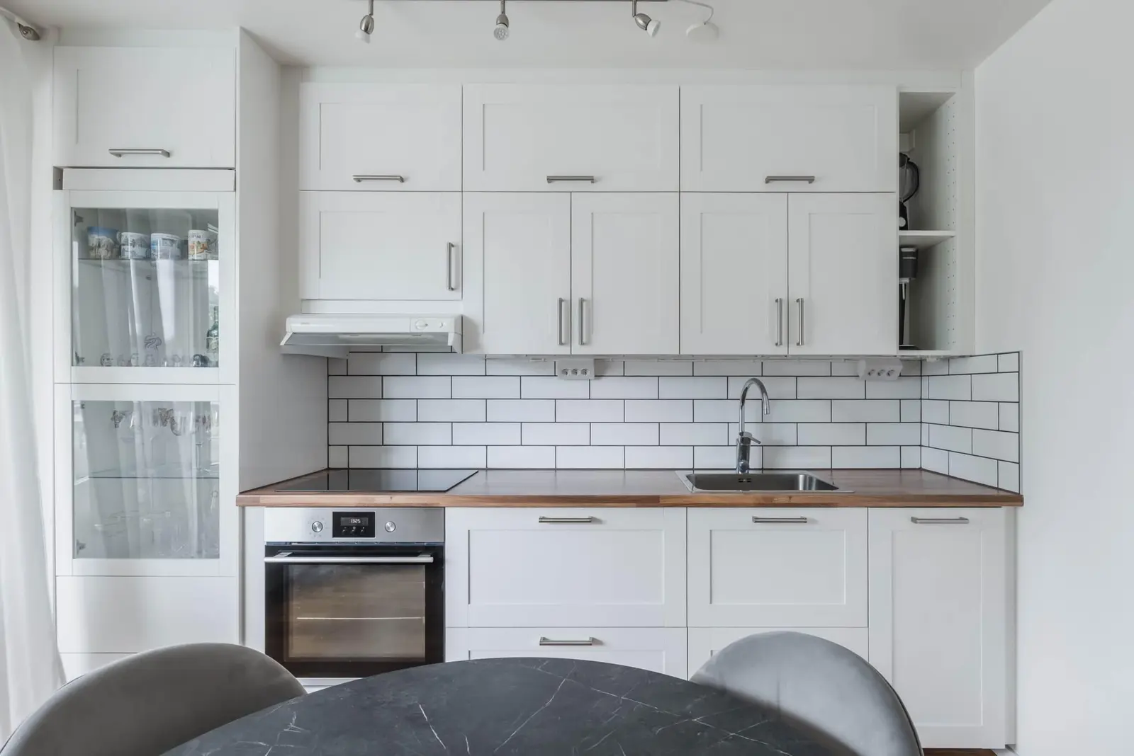 Lägenhet, Ledgränd 33, Örebro. Bild 1 av 16