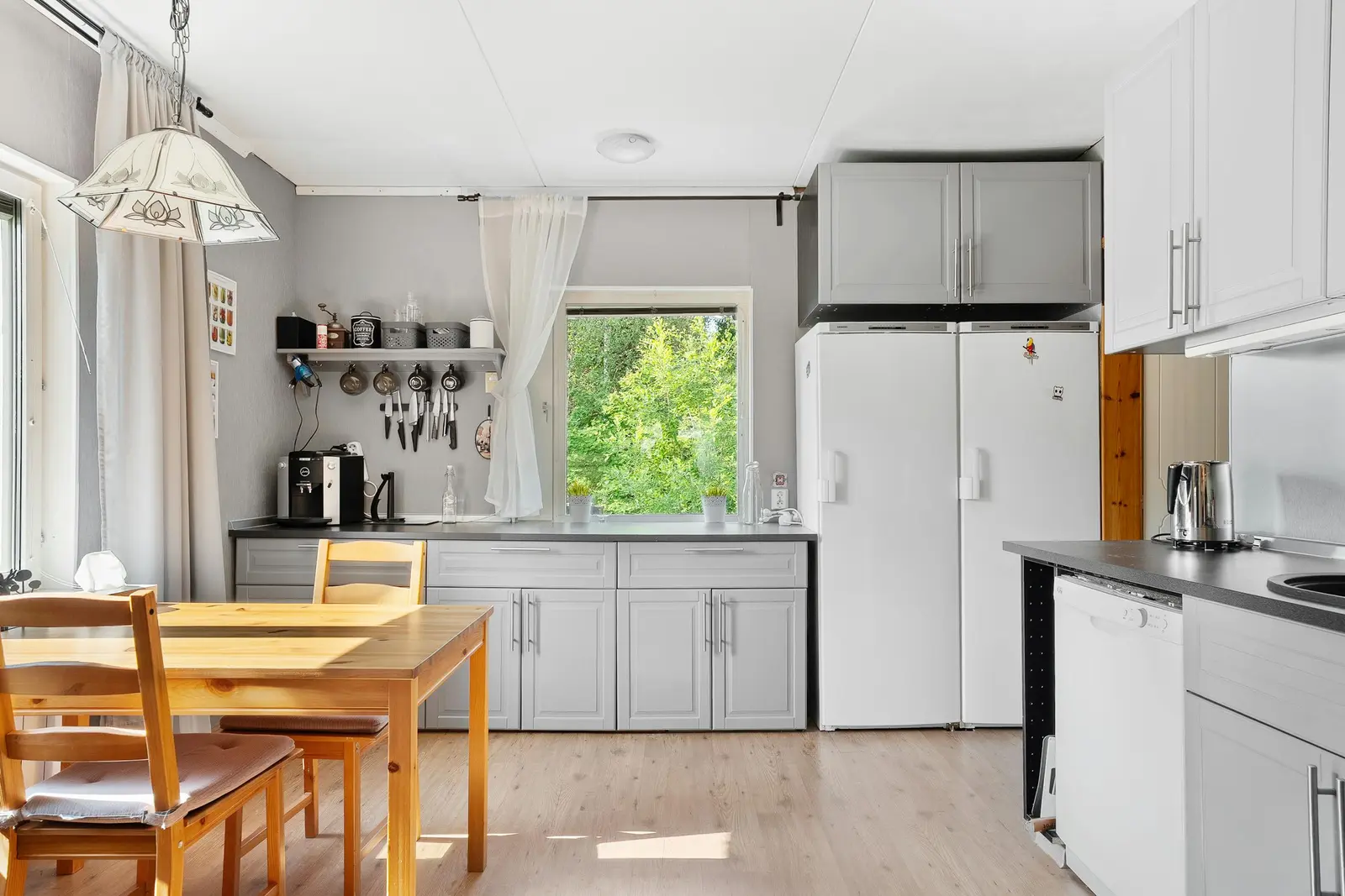 Villa, Parkvägen 13, Norrfors. Bild 1 av 20