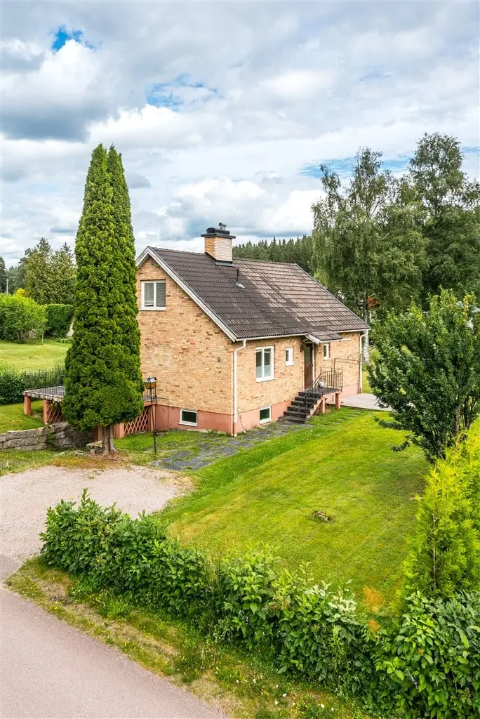Villa, Björnängsvägen 32, Värmland. Bild 1 av 20