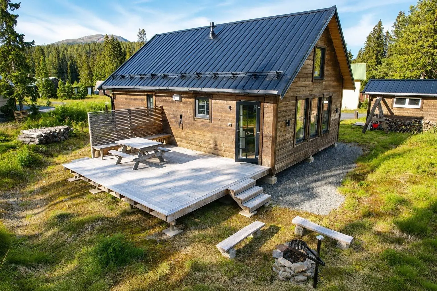 Villa, Höglekardalen 957, Hallen. Bild 1 av 31